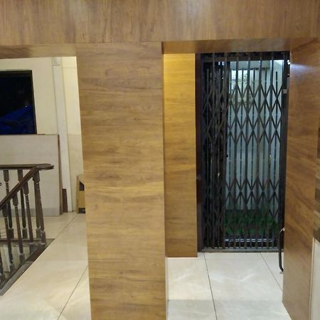 Rk Hotel-Near Grant Road Railway Station Bombaj Zewnętrze zdjęcie
