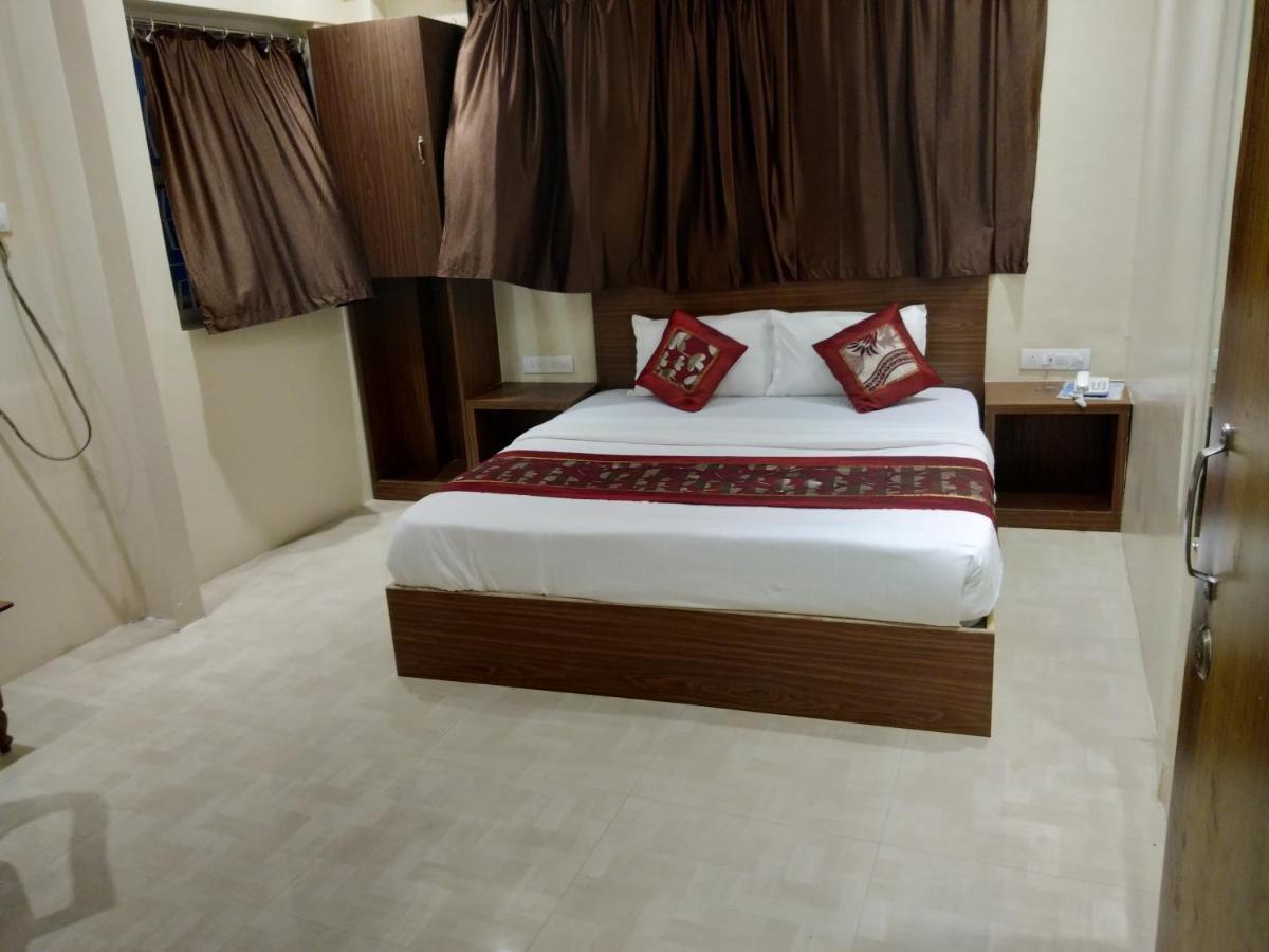 Rk Hotel-Near Grant Road Railway Station Bombaj Zewnętrze zdjęcie