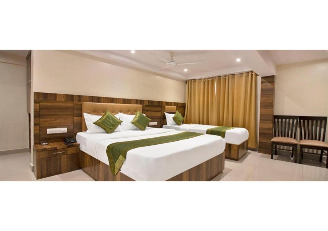 Rk Hotel-Near Grant Road Railway Station Bombaj Zewnętrze zdjęcie