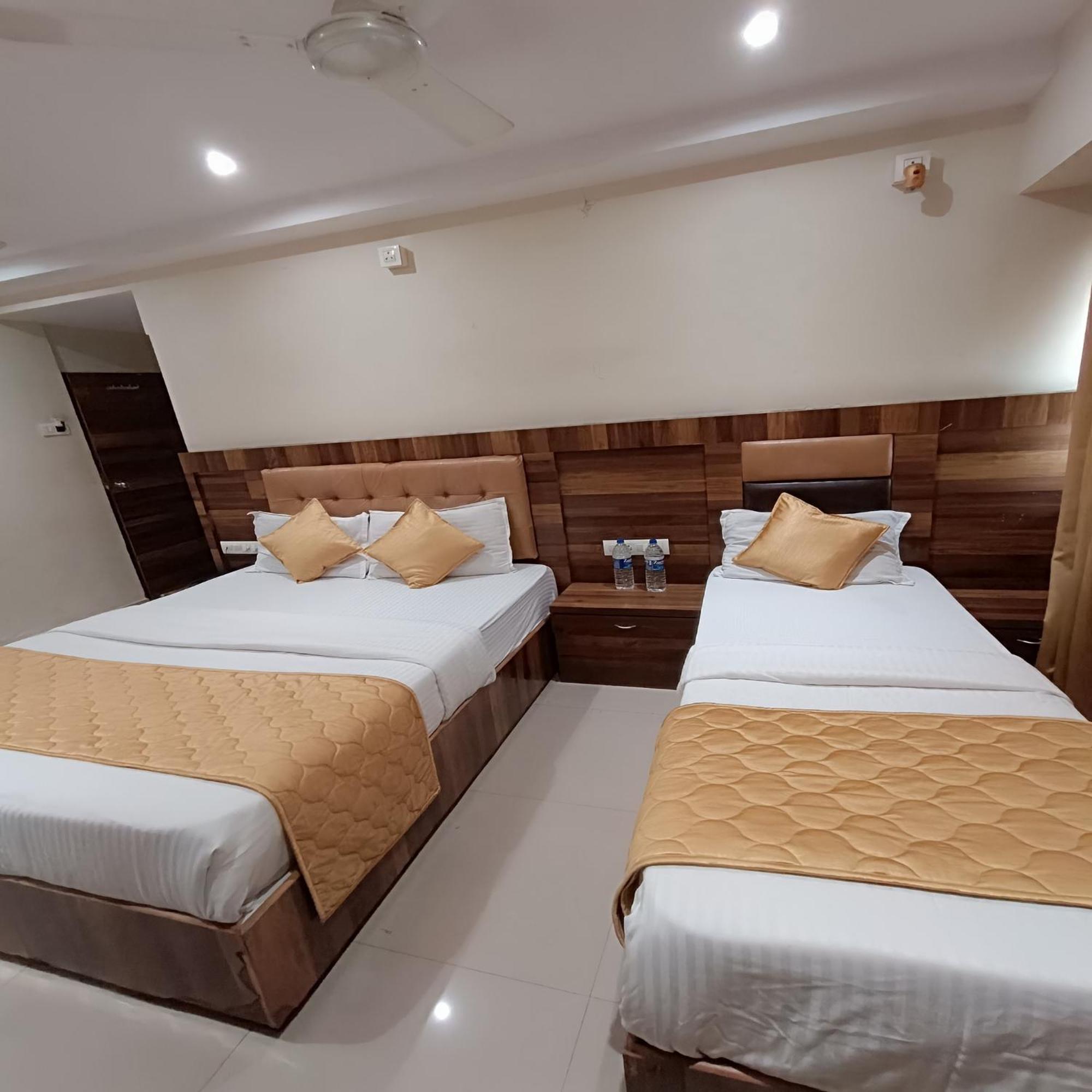 Rk Hotel-Near Grant Road Railway Station Bombaj Zewnętrze zdjęcie