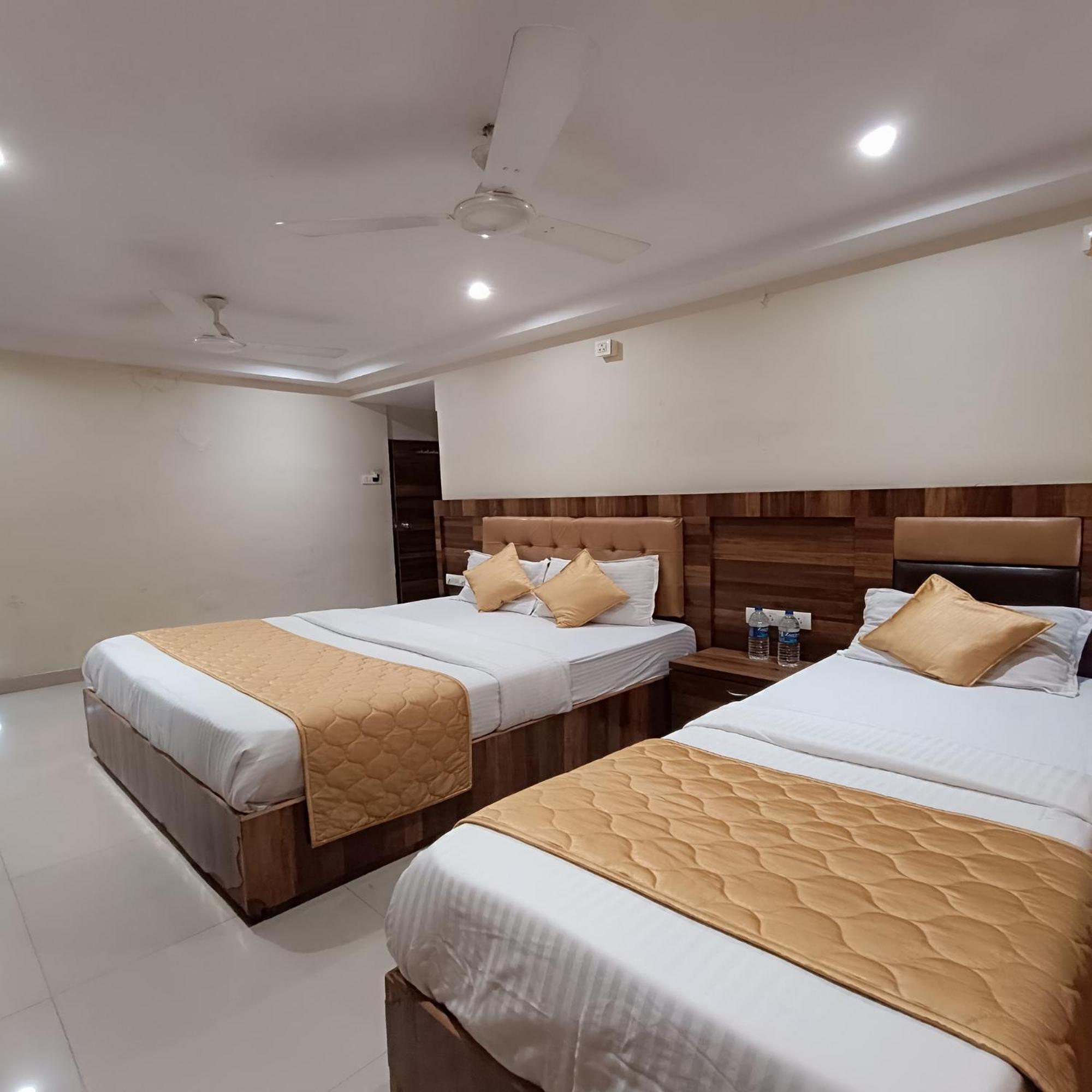 Rk Hotel-Near Grant Road Railway Station Bombaj Zewnętrze zdjęcie