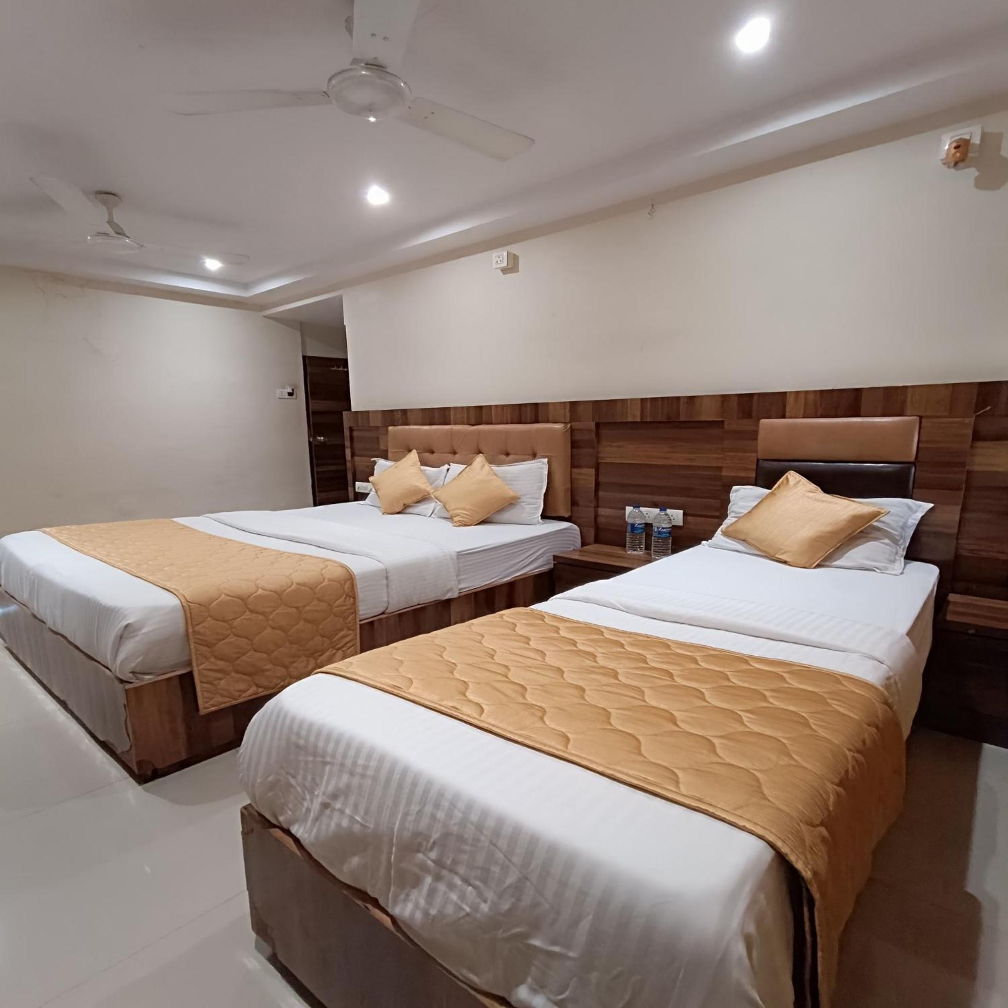 Rk Hotel-Near Grant Road Railway Station Bombaj Zewnętrze zdjęcie