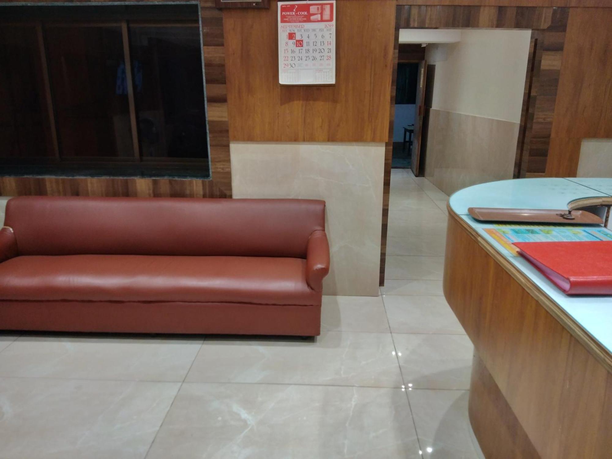 Rk Hotel-Near Grant Road Railway Station Bombaj Zewnętrze zdjęcie
