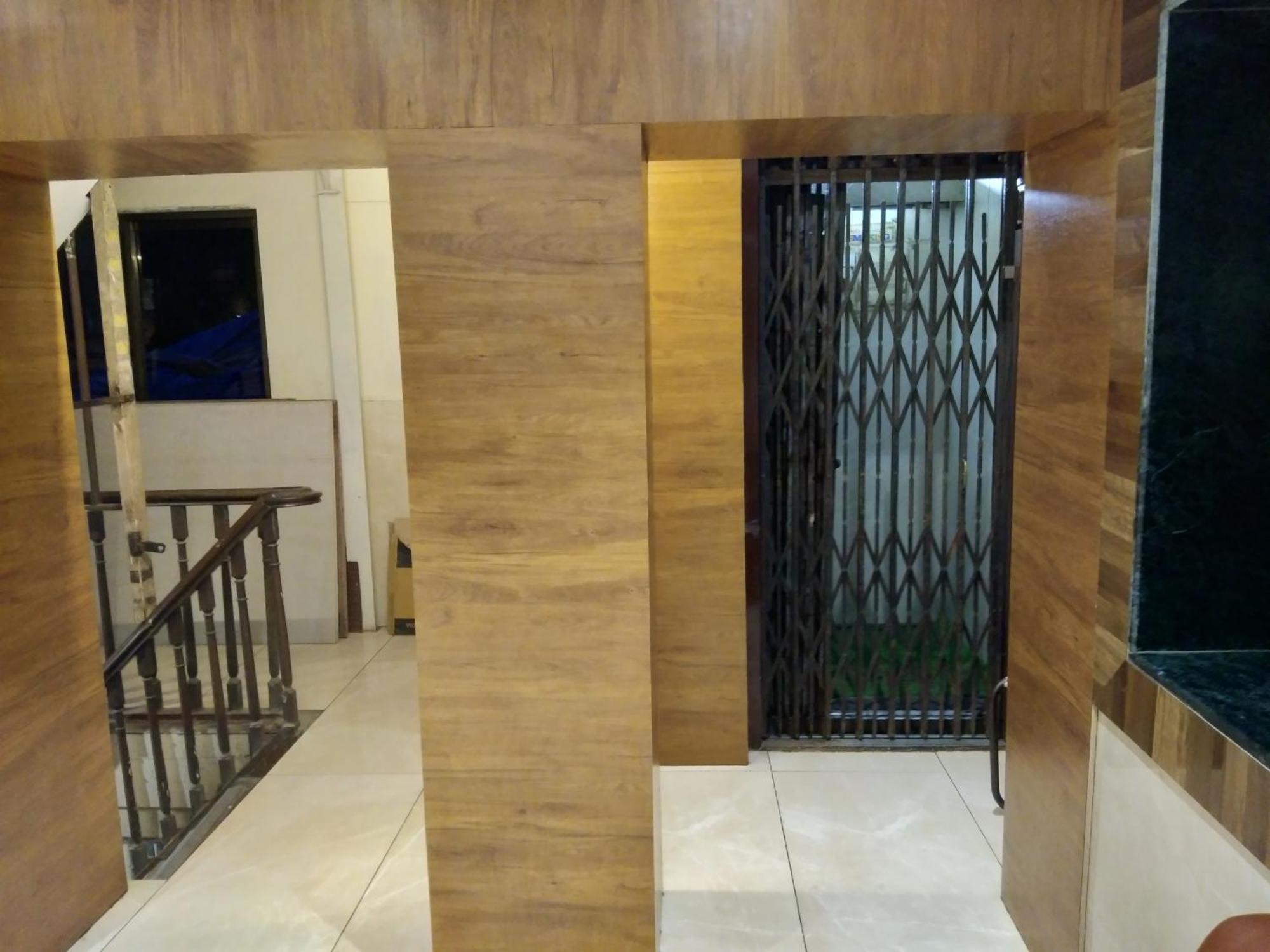 Rk Hotel-Near Grant Road Railway Station Bombaj Zewnętrze zdjęcie
