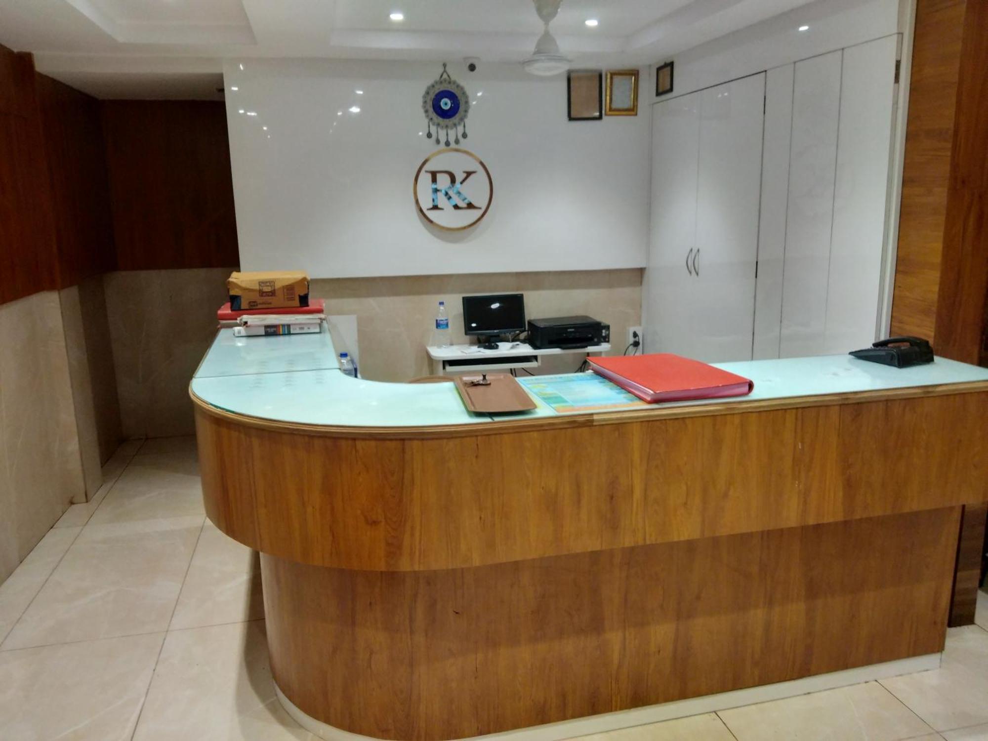 Rk Hotel-Near Grant Road Railway Station Bombaj Zewnętrze zdjęcie